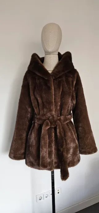 Chaquetón efecto pelo marrón