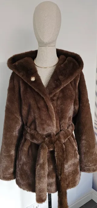 Chaquetón efecto pelo marrón