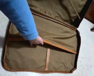 Maleta de piel vintage con ruedas