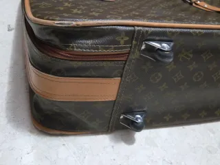 Maleta de piel vintage con ruedas