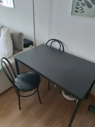 Mesa y 4 Sillas IKEA