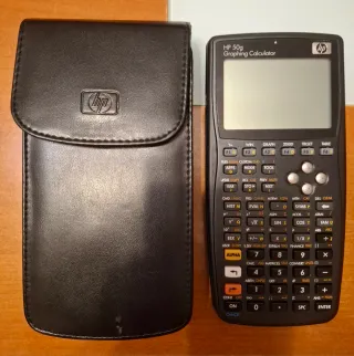 Calculadora programable  HP 50g, funda y tarjeta 5