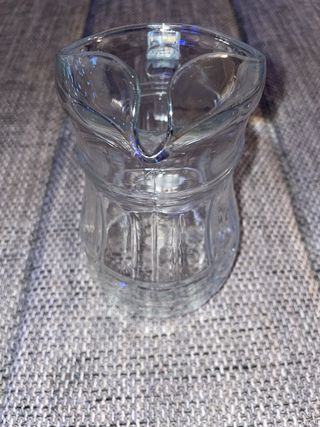 Caraffa in vetro trasparente