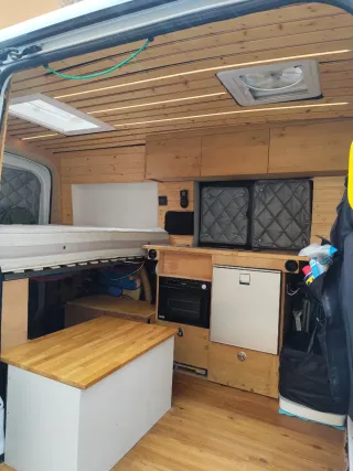 Ford Transit Camper L2H2 Vivienda
