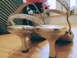 Sandalias Gioseppo doradas