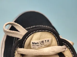 Zapatillas Vans Negras y Blancas