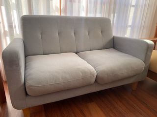 Sofá nórdico tejido gris claro 2 plazas LUNA