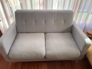 Sofá nórdico tejido gris claro 2 plazas LUNA