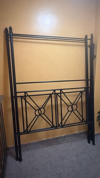 Estructura de cama balinesa de hierro para colchón