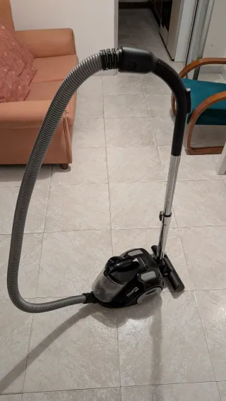 Aspiradora Rowenta Swift Power Cyclonic