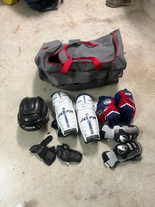 Casco y protecciones hockey