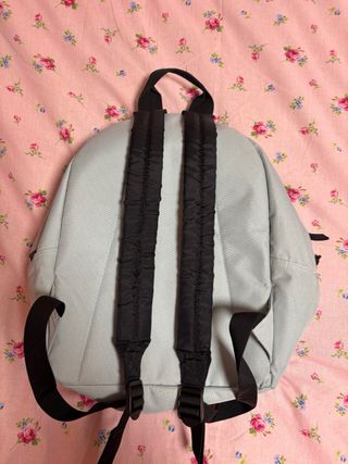 Mochila Fila Gris y Blanca