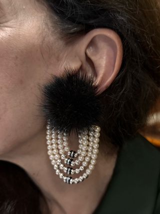 Pendientes Perlas y Pompones Negros