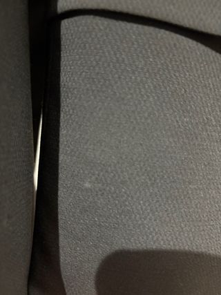 Traje Celio negro y camisa granate