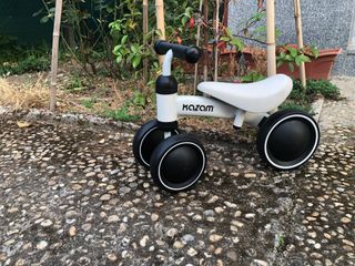 Triciclo para bebé blanco