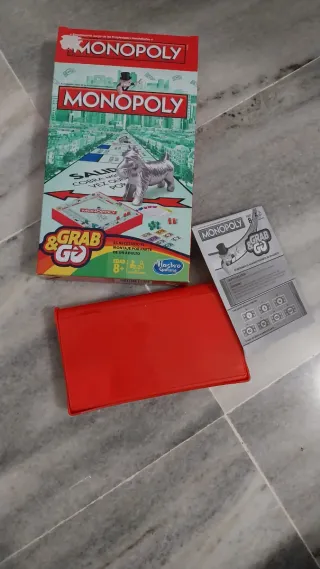 Monopoly Grab & Go