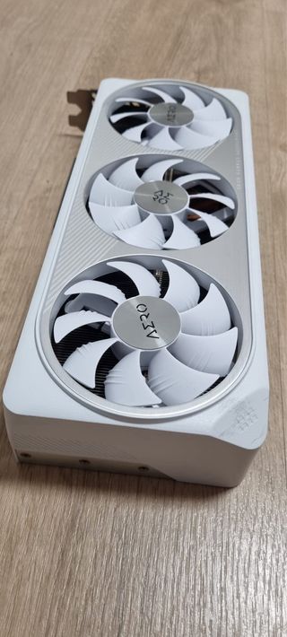 Gigabyte RTX 4070 AERO TRIO WHITE