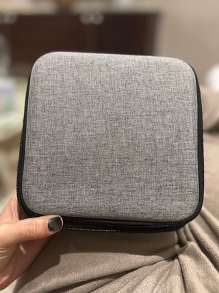 Masajeador Percutor Portátil con Accesorios