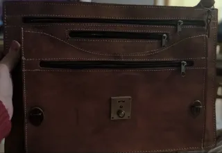 Maletín de piel marrón