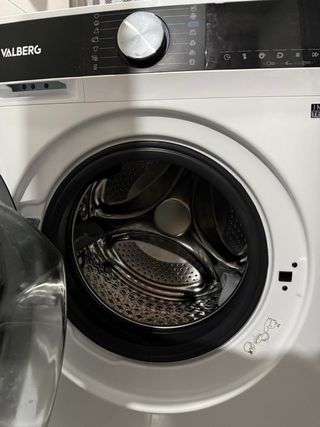 Lavadora Valberg Blanca y negra