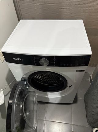 Lavadora Valberg Blanca y negra