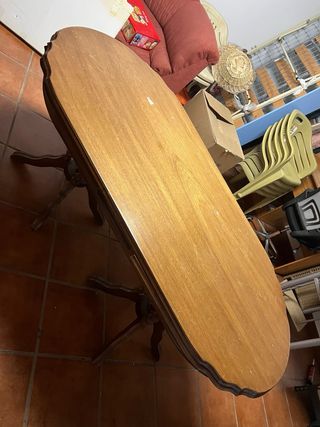 Mesa de comedor ovalada de madera