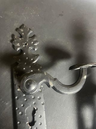 Manillas hierro forjado antiguas con bocallave