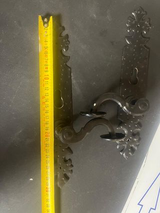 Manillas hierro forjado antiguas con bocallave