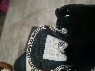 Converse  All Star Negras con Suela Marrón