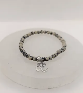 Pulsera Jaspe Dálmata 4mm con Charm Om
