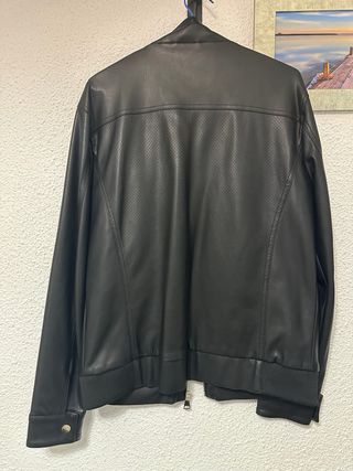 Cazadora Negra Piel Sintética Roberto Bassi