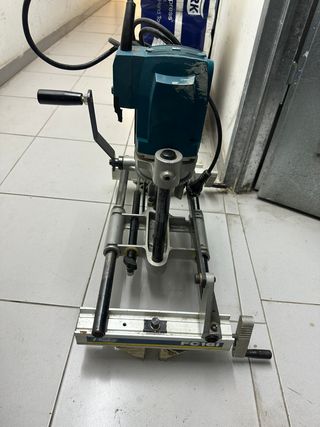 Fresadora Virutex FC16L para cerraduras