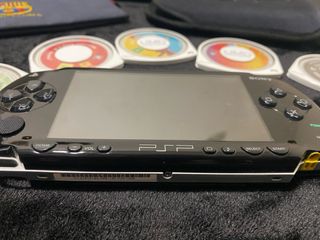 PSP Nera + 5 Giochi