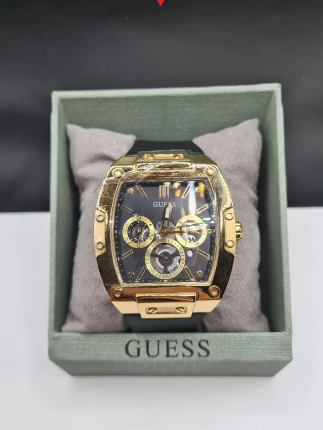 Reloj Guess Dorado y Negro