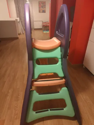 Tobogán infantil. Ha estado en interior.
