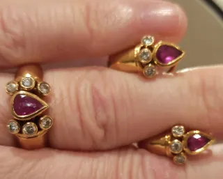 CONJUNTO ANILLO Y PENDIENTES ANTIGUOS