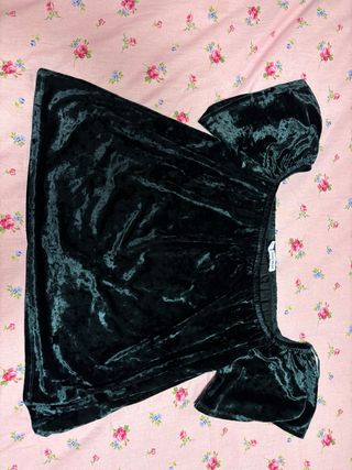 Camiseta verde de terciopelo