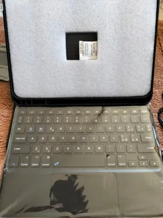 Capa e Teclado para iPad Preto