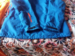 Chaqueta Mountain Equipament azul y naranja