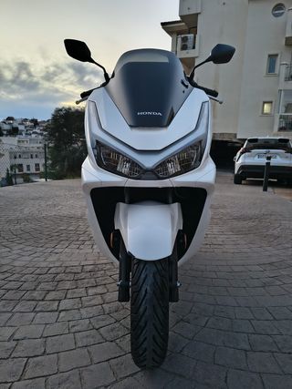 Honda PCX 125 Blanca