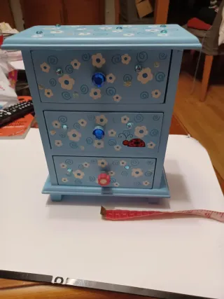 Joyero infantil azul con flores y mariquita