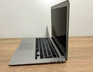 MacBook Air 13” (2017) i5 8GB RAM 128GB SSD