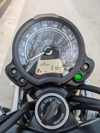 Triumph Scrambler 900 (10/2025) 320km en Garantía
