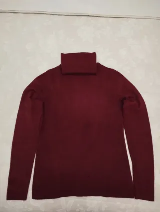 Jersey cuello alto burdeos abrigado