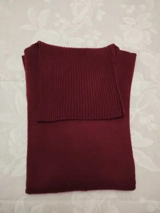 Jersey cuello alto burdeos abrigado