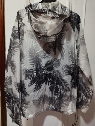 Cortavientos Zara Estampado Palmeras