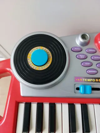 Teclado electrónico desmontable con taburete