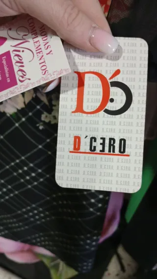 Vestido estampado floral con manga de tul