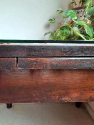 Mesa de madera antigua