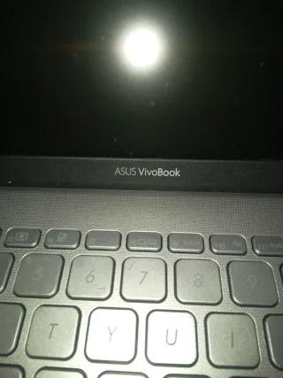 Portatil esta como nuebo y Maletín Portátil Negro